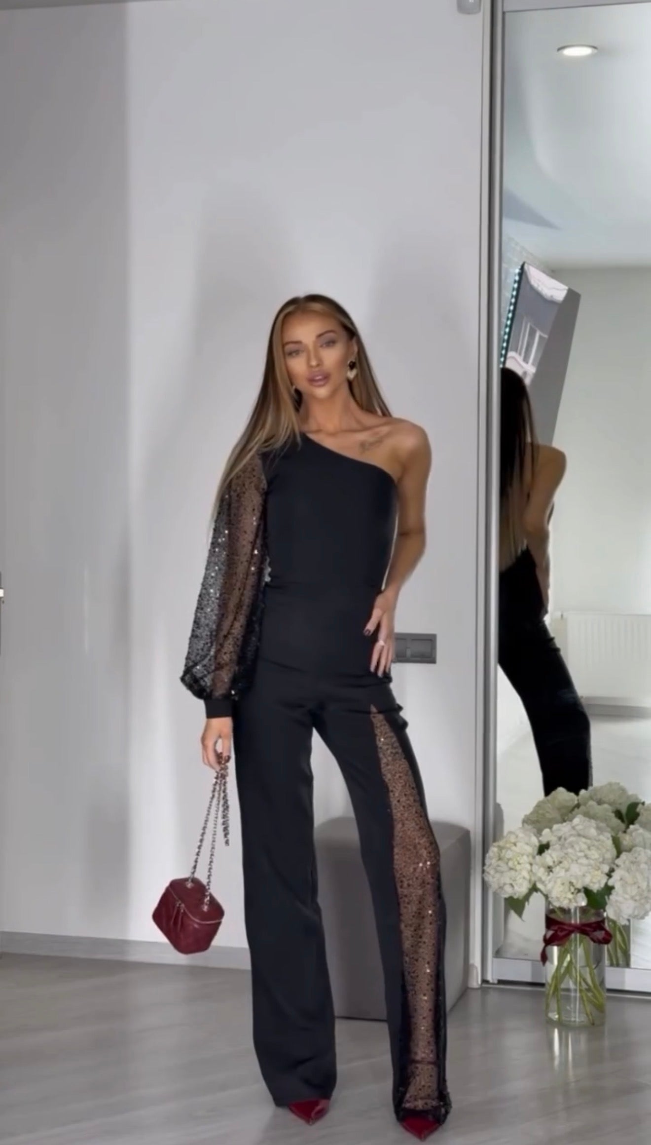 TUTA IRINA - Traje elegante para cualquier ocasión