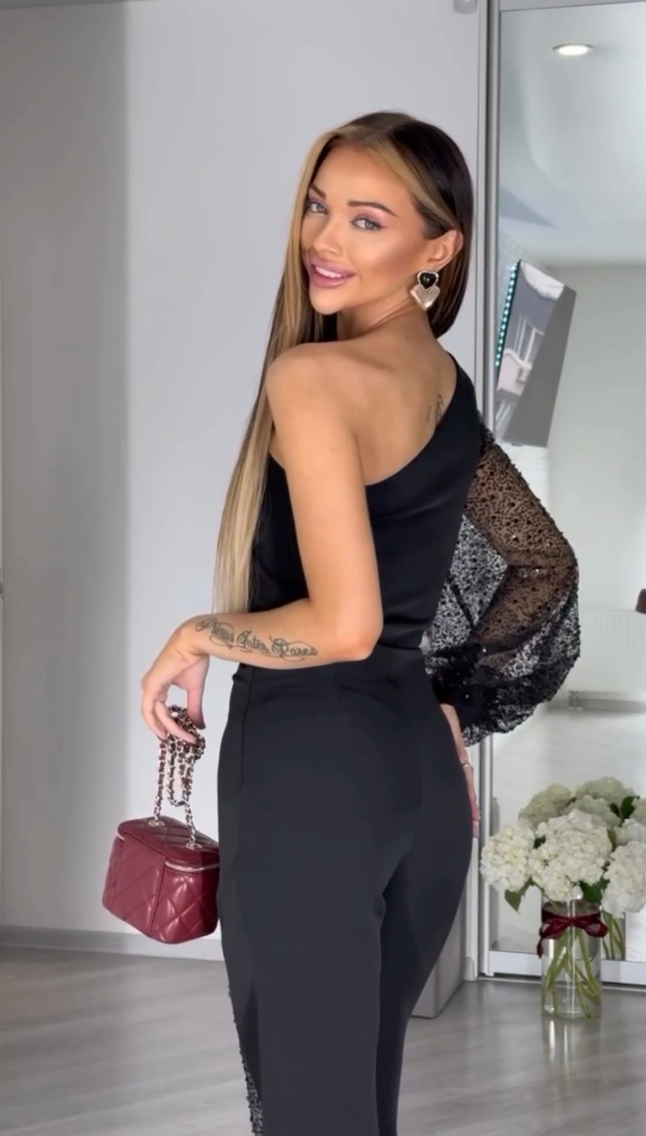 TUTA IRINA - Traje elegante para cualquier ocasión