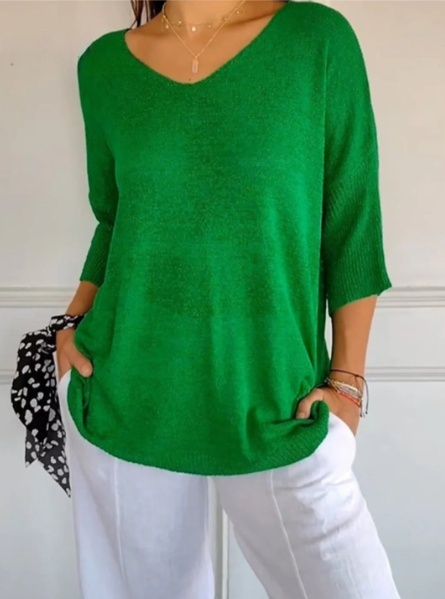 Hannah™ | Einfarbige Strickdamenbluse mit 3/4-Ärmeln und V-Ausschnitt.